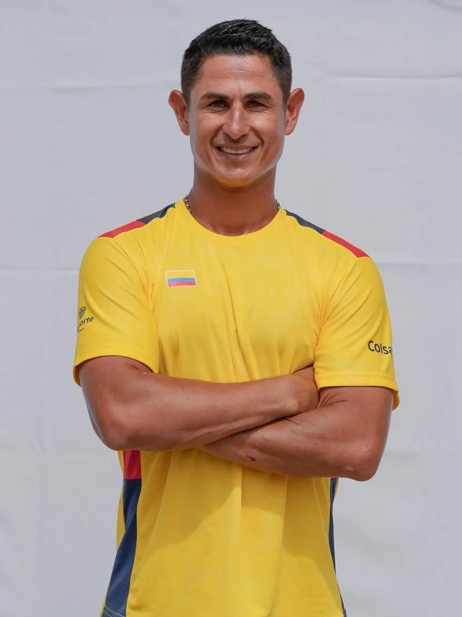 Jhon, coach at the academy